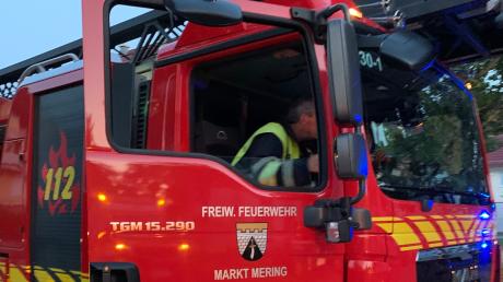 Die Feuerwehr Mering war am Freitag bei einem Brand in einer Pension in Mering im Einsatz.
