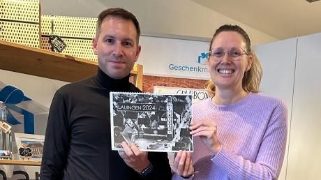 Bernd Schwenk und Marion Kimmerle bringen für das kommende Jahr wieder einen Lauinger Kalender raus. Ein Highlight: Alte Bilder vom Schimmelturm. 