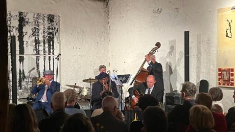 Die "Hot Stuff Jazz Band" hat in Reimlinger Konzertstadl ein Konzert gegeben, welches seinesgleichen sucht.
