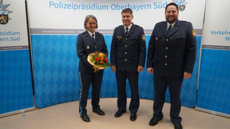 Amtswechsel in der Verkehrspolizeiinspektion in Weilheim: (von links) die neue Leiterin, Christina Loy, Polizeipräsident Manfred Hauser und Polizeihauptkommissar Bastian Straif.