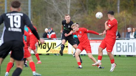 Gegen Unterhaching II (rote Trikots) feierte der VfL Kaufering zuletzt einen Überraschungserfolg. 