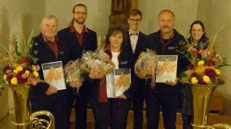 Ehrungen beim Posaunenchor Ebermergen: (von links) Erich Falch, Philipp Schönle, Christa Pachner, Paul Husel, Achim Widemann und Miriam Martin.