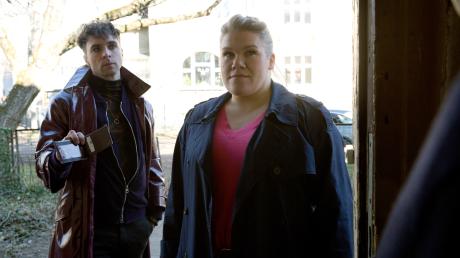 Vincent Ross (André Kaczmarczyk) und seine Kollegin Alexandra Luschke (Gisa Flake) ermitteln gemeinsam: Szene aus dem "Polizeiruf 110" heute ("Cottbus Kopflos").