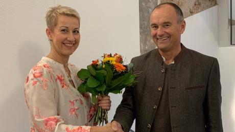 Kaisheims Vize-Bürgermeister Markus Harsch wünschte Isabella Strobel viel Erfolg in ihrer Aufgabe als neue Vhs-Außenstellenleiterin.
