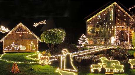 Immer wieder einen Besuch wert: Das Weihnachtshaus von Josef Glogger in Balzhausen mit seinen 40.000 Lichtern kann ab Samstag, 2. Dezember, wieder bestaunt werden.