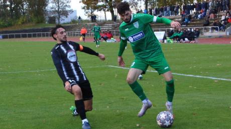 Nördlingens Julian Brandt (in Grün) und seine Mitspieler wollen ihren Hinspiel-Erfolg gegen den TSV Landsberg am Samstag möglichst wiederholen, doch leicht wird das nicht.