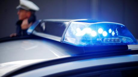 Die Polizei in Augsburg ermittelt wegen Diebstahls.