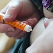 Immer mit frischer Nadel: Bei Insulin-Injektionen sollten Diabetiker nicht am falschen Ende sparen.