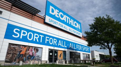 Der französische Sportartikelhersteller Decathlon eröffnet weitere Filialen in Deutschland. Zwei sollen noch in diesem Jahr eröffnen.