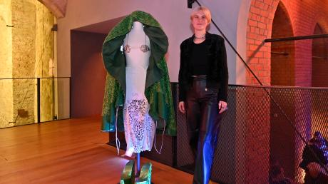 Bei der Verleihung der Kulturförderpreise im Landsberger Stadttheater war Mode von Preisträgerin Essie Kramer  zu sehen.