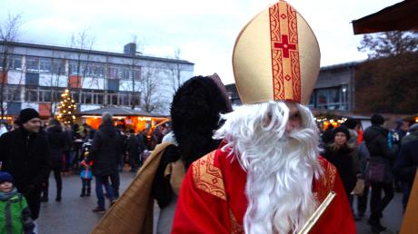 Auch der Nikolaus schaut 2023 beim Merchinger Advent natürlich wieder vorbei. Er findet am ersten Adventssonntag (3. Dezember 2023) statt.
