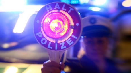 Eine Polizeikontrolle in Augsburg hatte für einen 53-jährigen Autofahrer Konsequenzen.