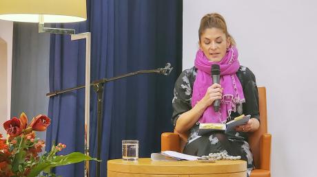 Die ZDF-Moderatorin und Autorin Katty Salié bei der Lesung ihres Buches „Das andere Gesicht – Depression im Rampenlicht“.