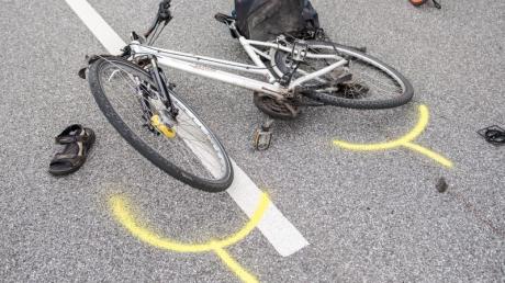 Bei einem Unfall in Schrobenhausen ist ein Radfahrer leicht verletzt worden.