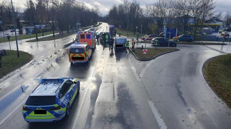 Bei einem Verkehrsunfall am Freitag gegen 13.30 Uhr in Mühlhausen ist eine Frau leicht verletzt worden.