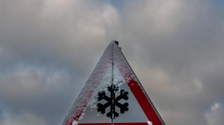Der aktuelle Wintereinbruch hatte im Landkreis Landsberg zwei Unfälle zur Folge. 