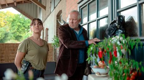 Welches Geheimnis birgt Wacken? Mila Sahin (Almila Bagriacik) und Klaus Borowski (Axel Milberg) ermitteln. Szene aus dem Tatort heute aus Kiel. 