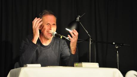 Geschichten unter den Wolken: Radiomoderator Achim Bogdahn liest in Schönesberg aus seinem neuesten Buch.