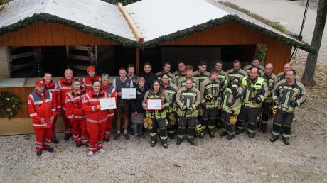 Je 500 Euro erhielten die Freiwillige Feuerwehr Kissing, das örtliche Rote Kreuz und die Altortjugend Kissing vom Gut Mergenthau-Team.