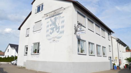 Beim ehemaligen Gasthof "Zum Löwen" könnten Geflüchtete unterkommen. Die Anzahl der Menschen sogt in Burghagel für Sorgen.