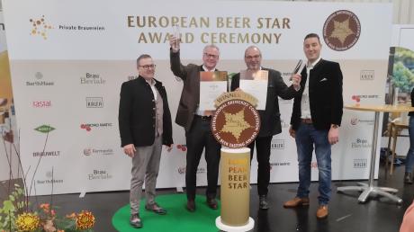 Preisverleihung beim European Beer Star: (von links) Georg Rittmayer, Brauereichef Franz Freiherr Groß von Trockau, Braumeister Albert Eberle von Koblinski, Martin Schimpf.