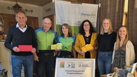 Die Gewinne beim Gruppenwettbewerb der Veranstaltung Donautal-Radelspaß wurden vor Kurzem im Webereimuseum in Ziemetshausen übergeben.