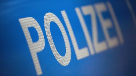 Ein Auto ist am Samstag in Obergriesbach in Brand gesetzt worden. 