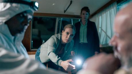 Katrin König (Anneke Kim Sarnau) und Melly Böwe (Lina Beckmann) am Fundort der Leiche: Szene aus dem "Polizeiruf 110" heute aus Rostock ("Nur Gespenster").