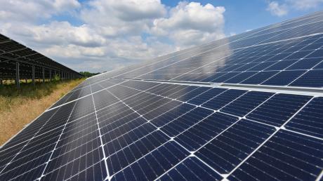Riesige Freiflächen-Photovoltaik-Anlagen würde es in Vilgertshofen wohl nur in gemäßigten Rahmen geben.