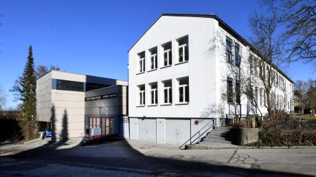 Die Grundschule mit Feuerwehrhaus in Westheim soll neu gebaut werden. Doch nun gibt es erste Schwierigkeiten.