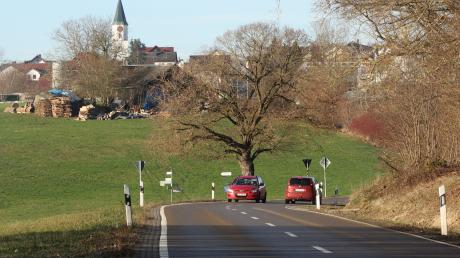 Seit Langem wird an der unübersichtlichen Kreisstraße GZ31 von Rettenbach in Richtung Silbersee ein Geh- und Radweg gewünscht. Allerdings bedarf es dazu Grunderwerb.