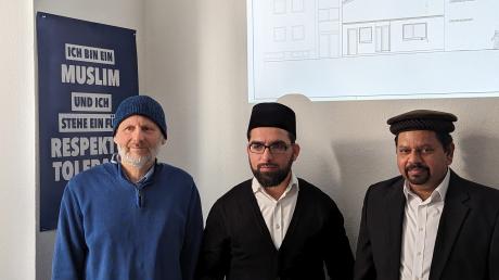 Diese drei Herren stehe federführend hinter der geplanten Moschee der Ahmadiyya Muslim Gemeinde (AMG) Ulm (von links): Saeed Gessler (Bauleiter AMG für Deutschland), Imam Mohammad Luqman Shahid und Mohammad Sarwar, der Vorsitzende aus Ulm.
