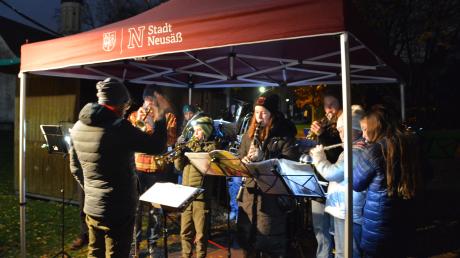 Das Jugendblasorchester Neusäß spielt am 23. Dezember auf dem Weihnachtsmarkt.