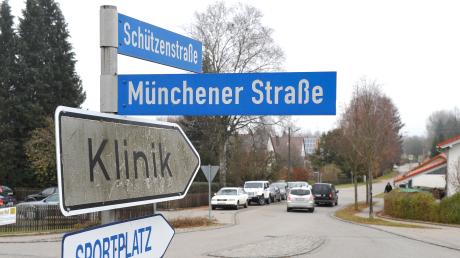 Beim Ausbau der Schützenstraße in Windach soll an der Nordseite ein Gehweg errichtet werden.