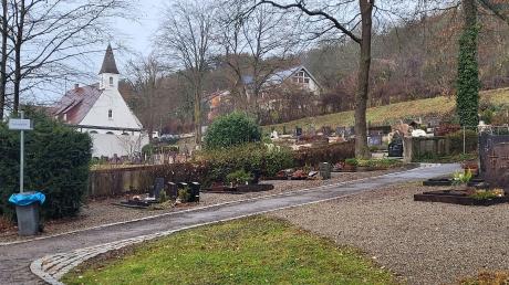 Die Gemeinde Elchingen erhöht die Friedhofsgebühren. 