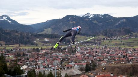 Das war die Aussicht der Springer bei der Vierschanzentournee in Oberstdorf 2022.