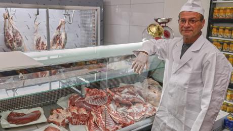 Celal Baklaci hat in Hochzoll den Supermarkt Antakya Kasabi Butcher&More eröffnet. Besonders stolz ist er auf die Fleischtheke mit Ware aus der Region. 