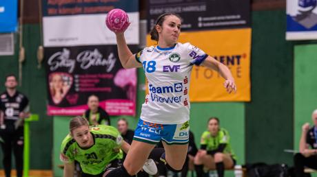 Die Augsburger Handballspielerin Sarah Irmler gehört mittlerweile zum Kader des Zweitligisten Frisch Auf Göppingen. Nach einer Knieoperation will sie im neuen Jahr wieder angreifen. 