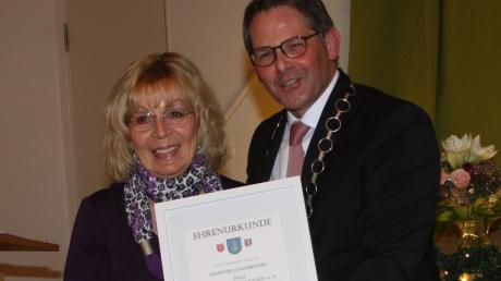 Ulrike Reiss wurde nach 31 Jahren bei der Verwaltungsgemeinschaft von Bürgermeister Marcus Knoll in den Ruhestand verabschiedet.
