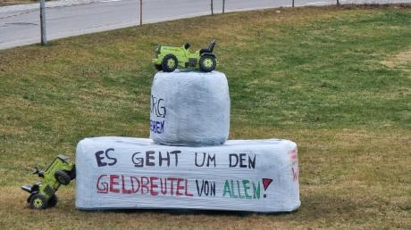 Bauern protestieren in Apfeldorf.
