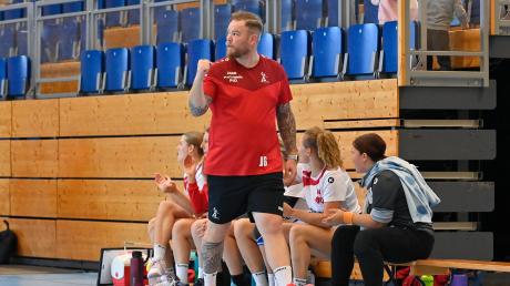 Julian Beinlich, Trainer der Landsberger Handballerinnen, kann sich zum Jahresauftakt über einen tollen Erfolg freuen. 