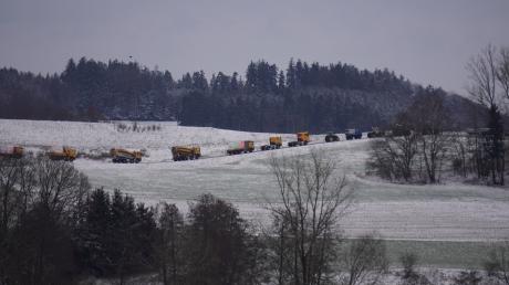 Betonmischer, Traktoren und Lkw-Zugmaschinen sind nur einige der knapp 800 Fahrzeuge, die am Montag Landkreis Aichach-Friedberg unterwegs sind.