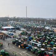 Im Winter demonstrierten die Bauern immer wieder mit ihren Traktoren in Augsburg. Für Samstag ist nun eine Mittelstandsdemo mit  100 Traktoren angekündigt. 