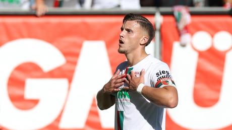 Ermedin Demirovic stellte gegen Darmstadt einen Rekord auf, den er später ausbaute. Derzeit steht der Kapitän des FC Augsburg bei 15 Toren in einer Saison.