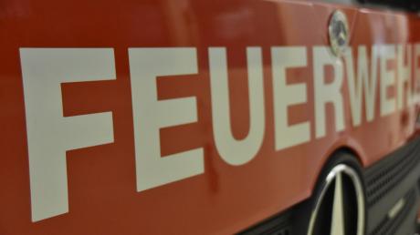 Zu einem Schwelbrand rückte die Augsburger Feuerwehr am Samstag aus.