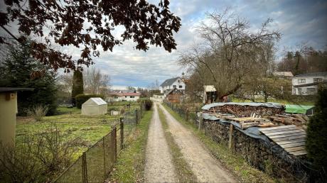 Beim geplanten Ausbau des Schloßprielwegs in Oberreichenbach zeichnet sich eine Lösung ab, mit der fast alle Anwohnerinnen und Anwohner einverstanden sind.  