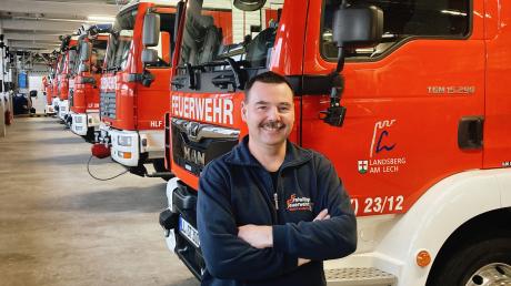 Christian Jungbauer ist seit fast 29 Jahren bei der Feuerwehr Landsberg ehrenamtlich aktiv, er arbeitet aber auch als Gerätewart für alle Feuerwehren der Landsberger Ortsteile und ist dafür bei der Stadt fest angestellt. 
