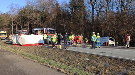 Bei einem Unfall nahe Leipheim ist ein Autofahrer ums Leben gekommen.