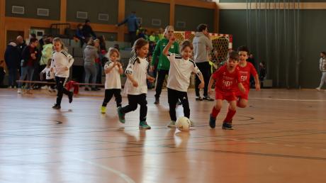 Bei den Bambini traten auch zwei Mädchenmannschaften des FC 98 Auerbach/Stetten an.
