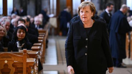 Angela Merkel (CDU), ehemalige Bundeskanzlerin, kommt vor Beginn des Gedenkgottesdienstes anlässlich des Trauerstaatsaktes für Wolfgang Schäuble im Berliner Dom.